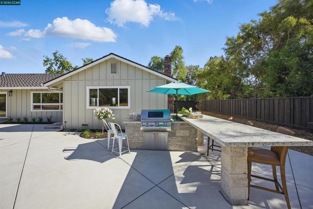 1430 Carpenter Rd, Oakley, CA 94561