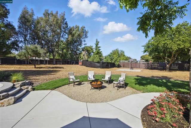 1430 Carpenter Rd, Oakley, CA 94561