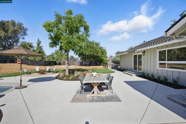 1430 Carpenter Rd, Oakley, CA 94561