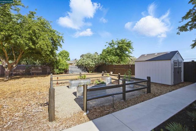 1430 Carpenter Rd, Oakley, CA 94561