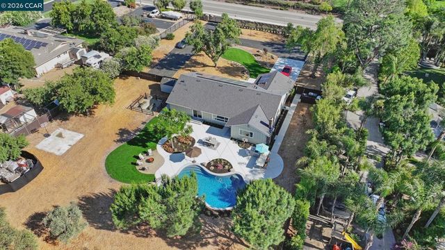 1430 Carpenter Rd, Oakley, CA 94561