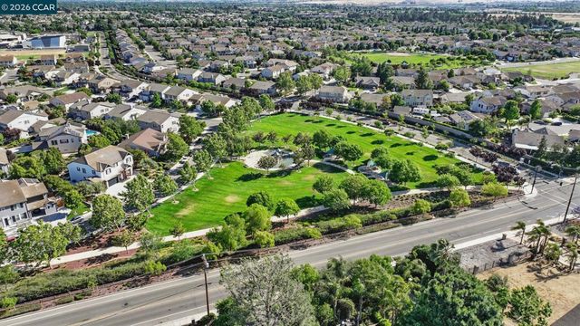 1430 Carpenter Rd, Oakley, CA 94561