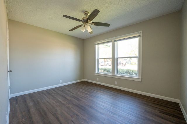 1017 N Houston Street, Royse City, TX 75189