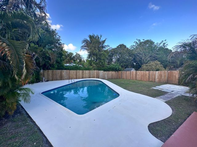 2849 SW 8th Street, Fort Lauderdale, FL 33312