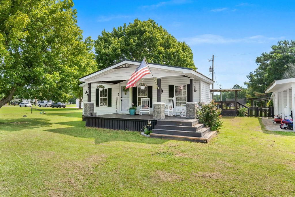 7049 Firehouse Rd., Conway, SC 29527