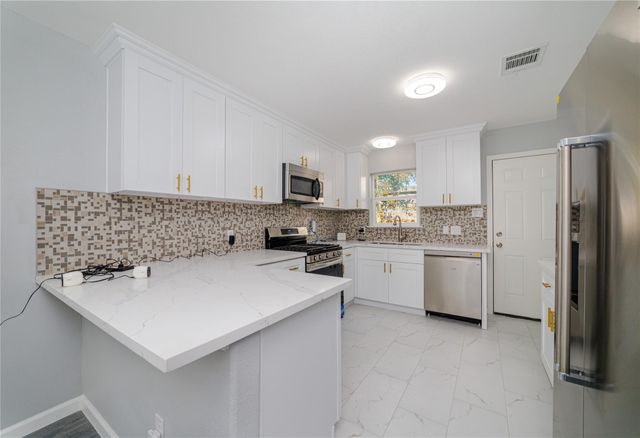 1716 Crestdale Drive 10, Houston, TX 77080