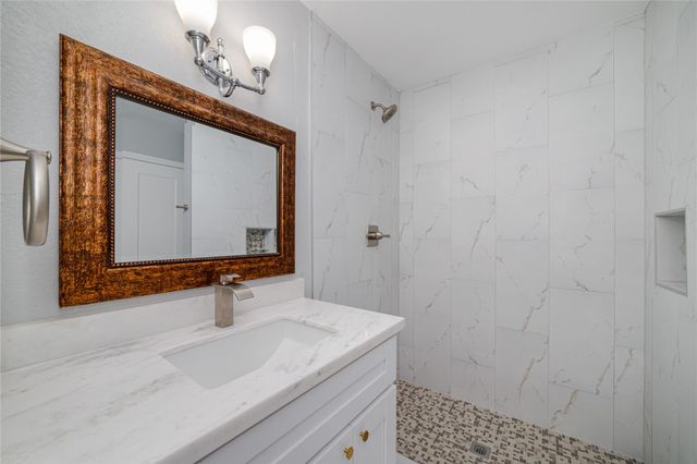 1716 Crestdale Drive 10, Houston, TX 77080