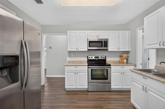 411 12TH AVENUE E, Bradenton, FL 34208