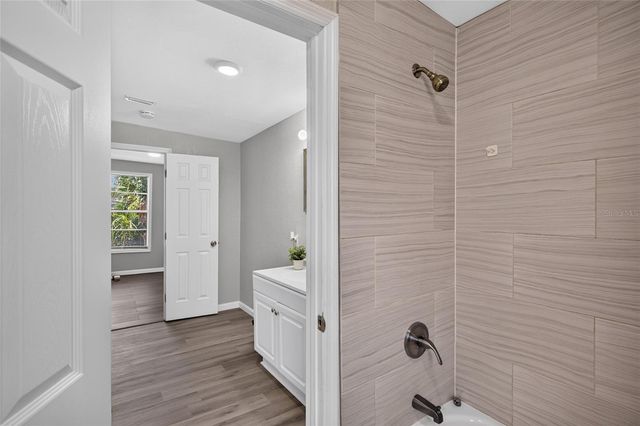 411 12TH AVENUE E, Bradenton, FL 34208