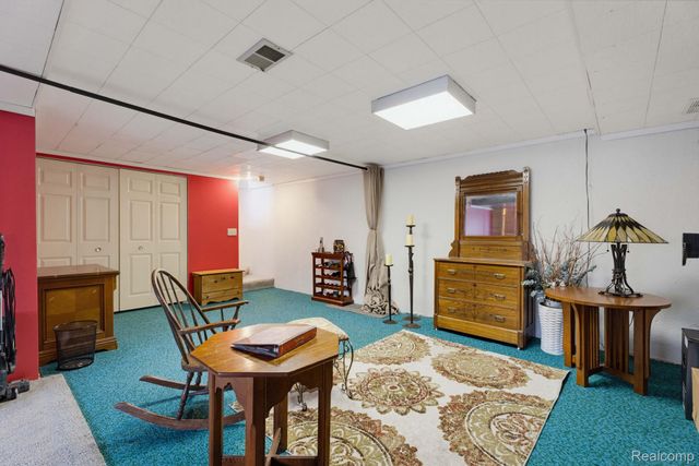 984 Coach House Lane, Waterford Charter Township, MI 48327