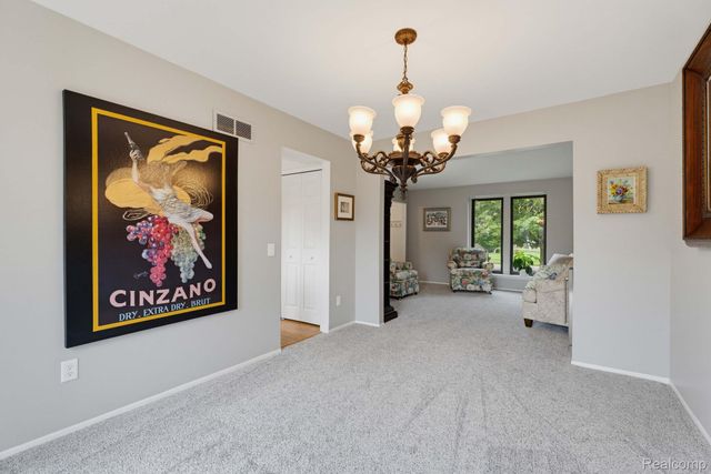 984 Coach House Lane, Waterford Charter Township, MI 48327