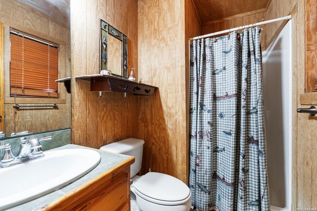 19 Wisteria Way, Concan, TX 78838