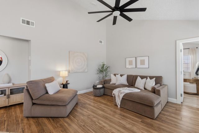 603 Amistad Road SW, Los Lunas, NM 87031