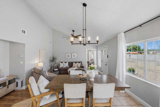 603 Amistad Road SW, Los Lunas, NM 87031