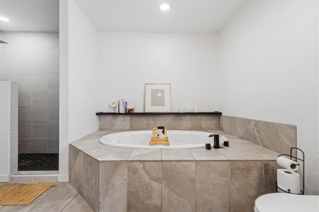603 Amistad Road SW, Los Lunas, NM 87031