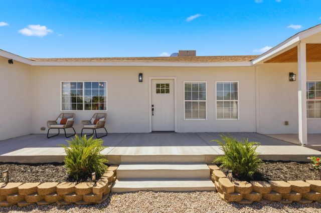 603 Amistad Road SW, Los Lunas, NM 87031