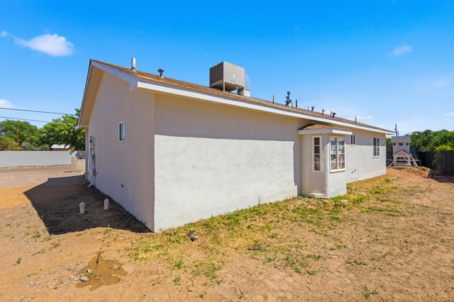 603 Amistad Road SW, Los Lunas, NM 87031