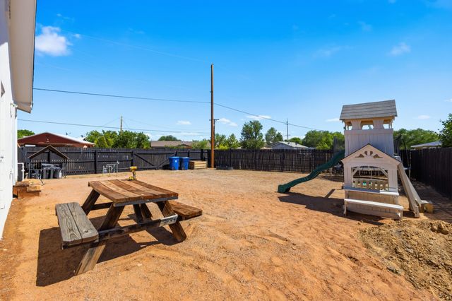603 Amistad Road SW, Los Lunas, NM 87031