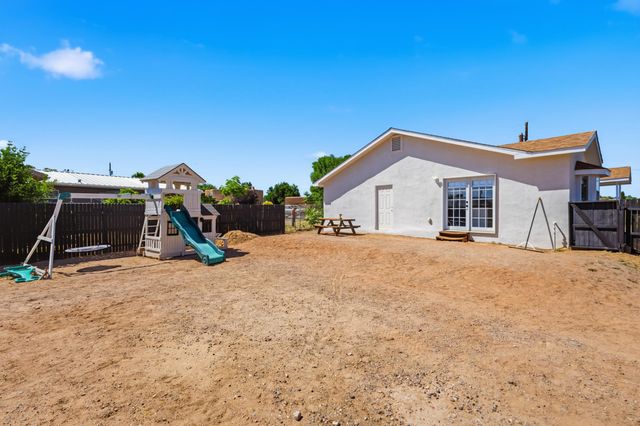 603 Amistad Road SW, Los Lunas, NM 87031