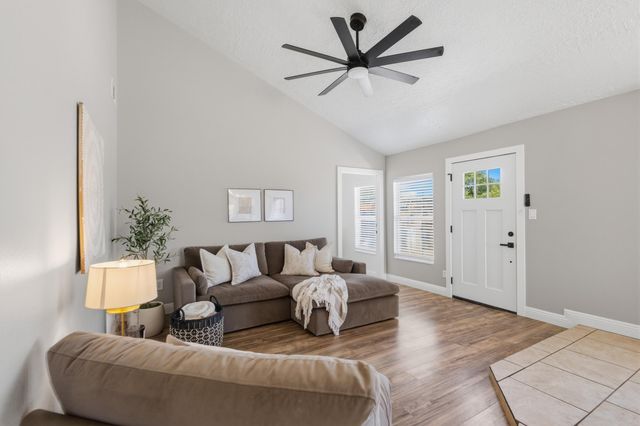 603 Amistad Road SW, Los Lunas, NM 87031