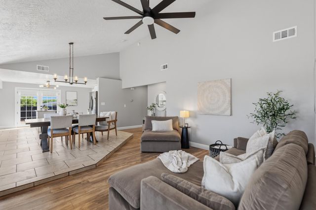 603 Amistad Road SW, Los Lunas, NM 87031