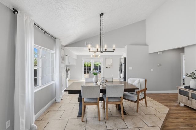 603 Amistad Road SW, Los Lunas, NM 87031