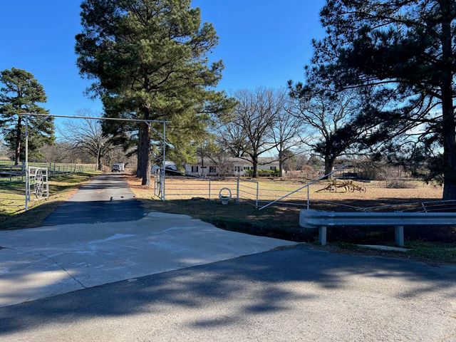 50 Taylor Circle, Conway, AR 72032