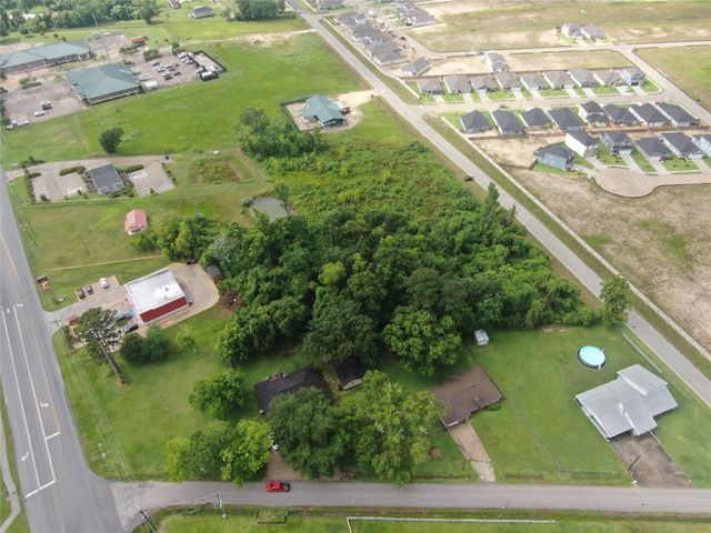 2211 Waco St, Dayton, TX 77535