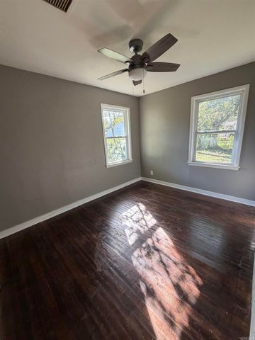 84 Lancaster, Little Rock, AR 72209
