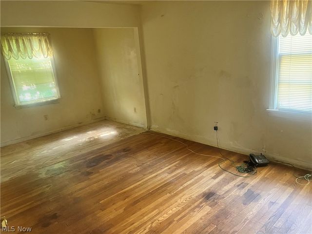 3482 Monticello Boulevard, Cleveland Heights, OH 44121