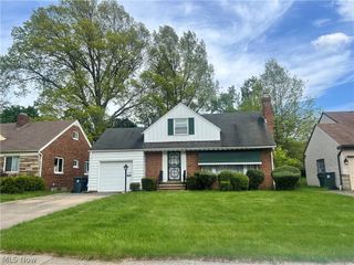 3482 Monticello Boulevard, Cleveland Heights, OH 44121