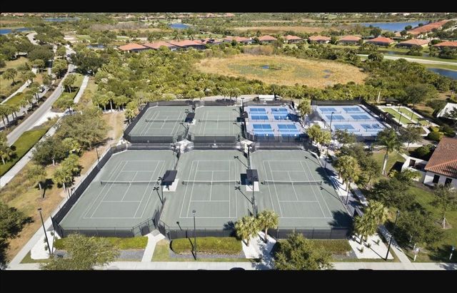 10900 TARFLOWER DRIVE, Venice, FL 34293