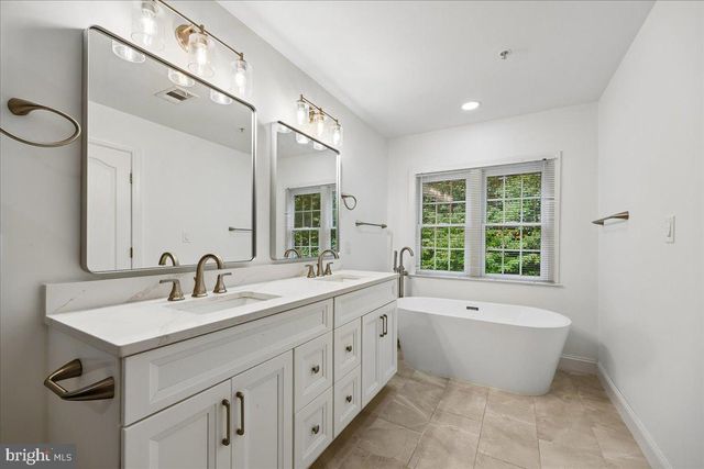 10539 TUCKERMAN HEIGHTS CIR, Rockville, MD 20852