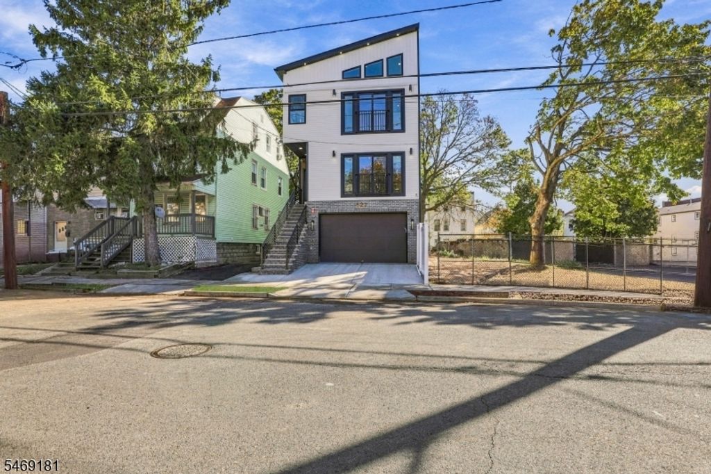 822 S 20Th St, Newark City, NJ 07108 — exterior