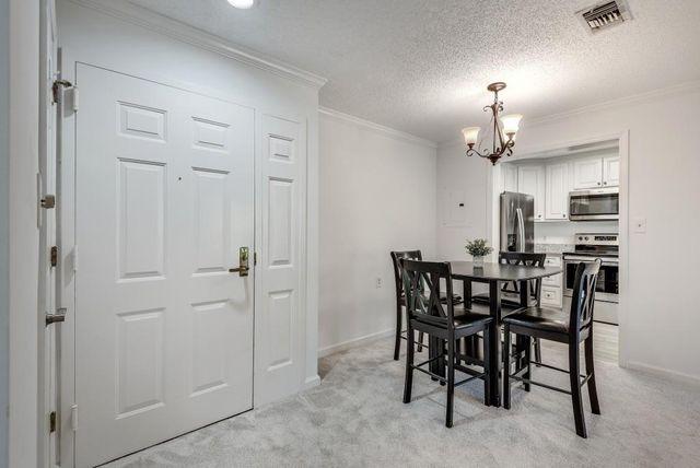 1800 Clairmont Lake A623, Decatur, GA 30033