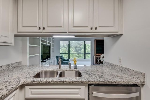 1800 Clairmont Lake A623, Decatur, GA 30033