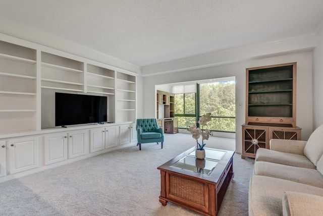 1800 Clairmont Lake A623, Decatur, GA 30033