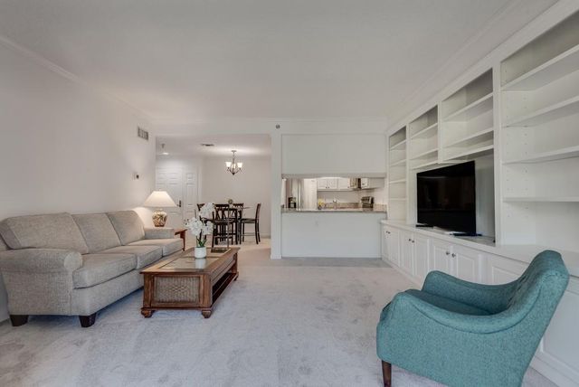 1800 Clairmont Lake A623, Decatur, GA 30033