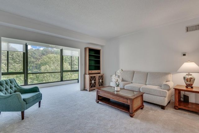 1800 Clairmont Lake A623, Decatur, GA 30033