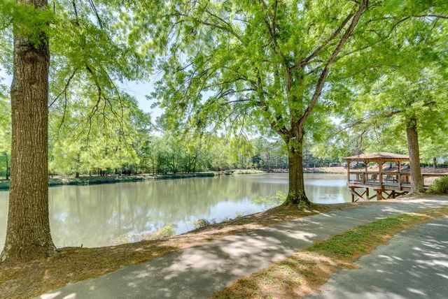 1800 Clairmont Lake A623, Decatur, GA 30033