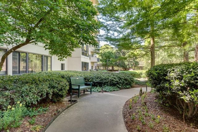 1800 Clairmont Lake A623, Decatur, GA 30033