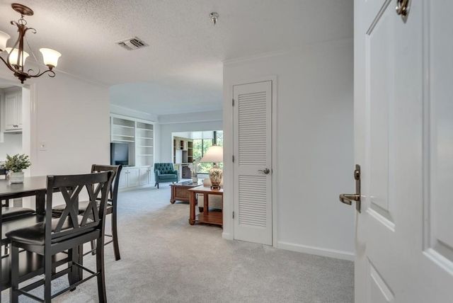 1800 Clairmont Lake A623, Decatur, GA 30033