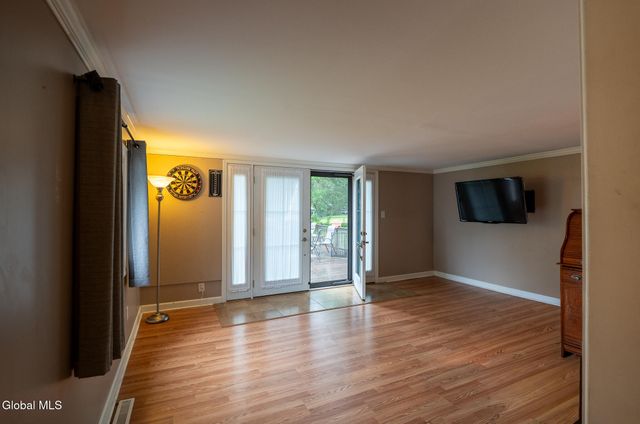 1 Hawley Court, Bethlehem, NY 12054