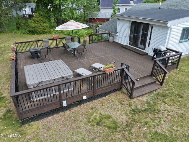 1 Hawley Court, Bethlehem, NY 12054