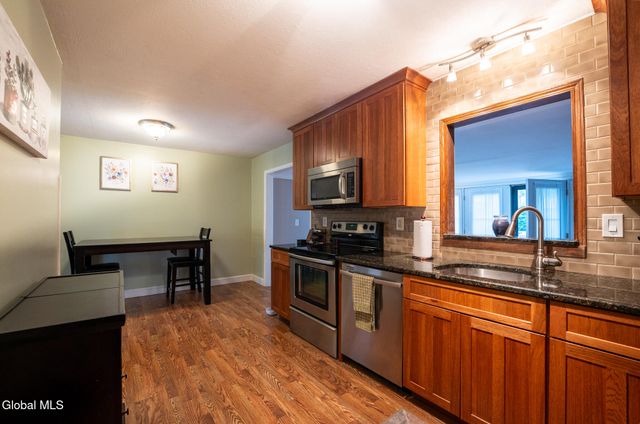 1 Hawley Court, Bethlehem, NY 12054