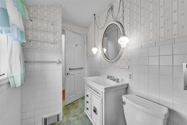 918 Nichols Road, Kalamazoo, MI 49006