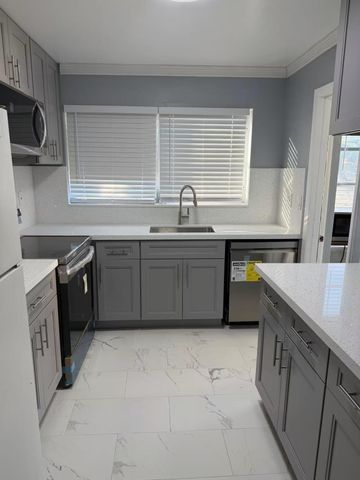 4040 NW 19 Street 305, Lauderhill, FL 33313