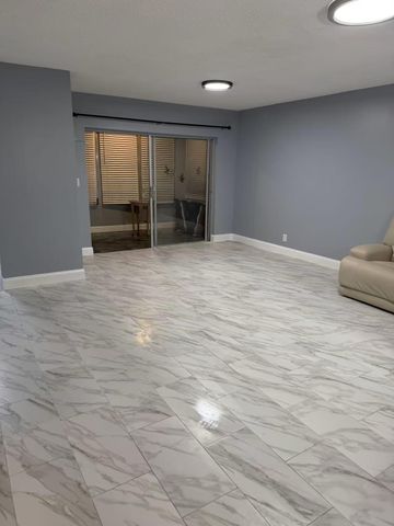 4040 NW 19 Street 305, Lauderhill, FL 33313