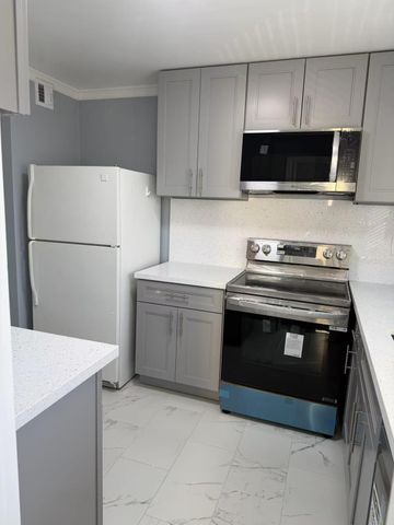 4040 NW 19 Street 305, Lauderhill, FL 33313