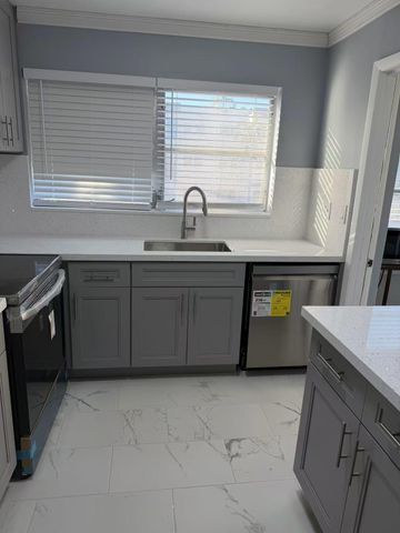 4040 NW 19 Street 305, Lauderhill, FL 33313